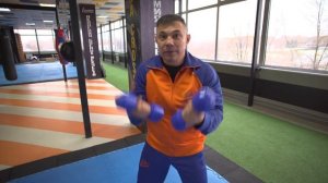 Костя Цзю. Шахматы Бокса. 3 Этап. Тренировка 3. Серия 1. 5 Раундов с гантелями.