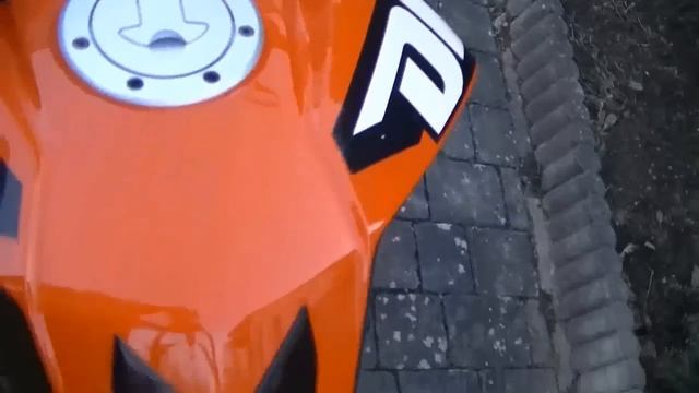 KTM Duke 125 | walk around | PowerParts | Akrapovic смотреть онлайн