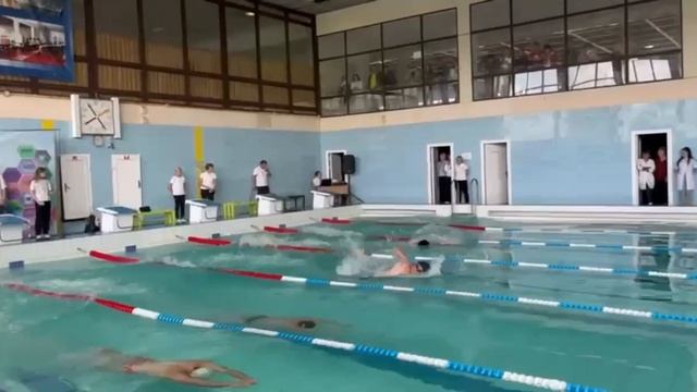 Видеоролик с краевого спортивного мероприятия «Турнир по плаванию», который прошел в УСК ПСХК смотреть онлайн