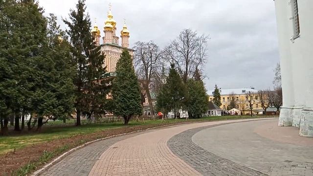 Самые красивые церкви России. Троице-Сергиева Лавра (Свято-Троицкая Сергиева Лавра). Древний храм. смотреть онлайн
