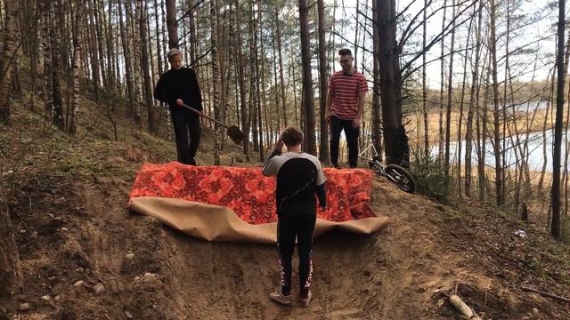 КАТАЕМСЯ И ПАДАЕМ НА НОВОМ ДЁРТЕ | Часть вторая #bmx #dirt #бмх #дёрт смотреть онлайн