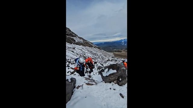 Группа Клуба 7 Вершин «Тотонаки»  во время акклиматизационного выхода на склоны пика Орисаба