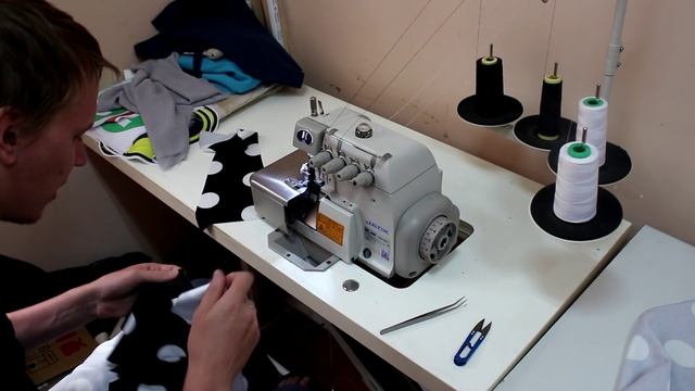 Как сшить трикотажный жакет в горошик смотреть онлайн