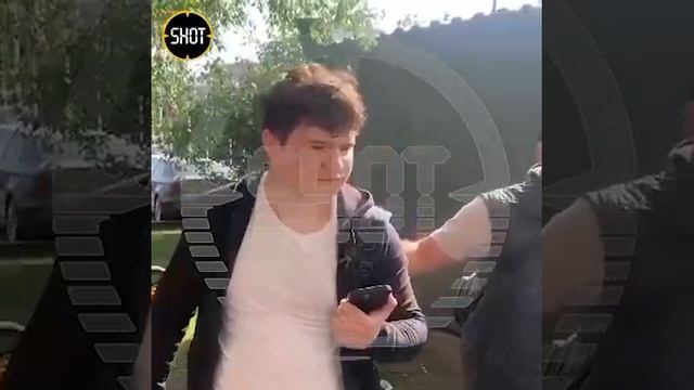 [ Альбом ]
❗Взрывы в отделении банка в подмосковных Химках Этот щенок ворвался в здание и бросил го смотреть онлайн
