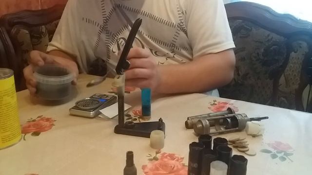 Колхозный метод по снаряжению патронов 12 калибра порохе СОКОЛ по утке.