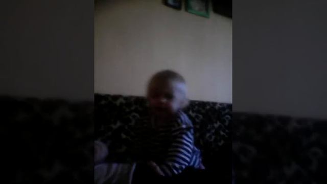 Даже самые маленькие девочки любят много говорить! смотреть онлайн