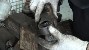 Замена сайлентблоков в подпружинных рычагах Форд Фокус 2