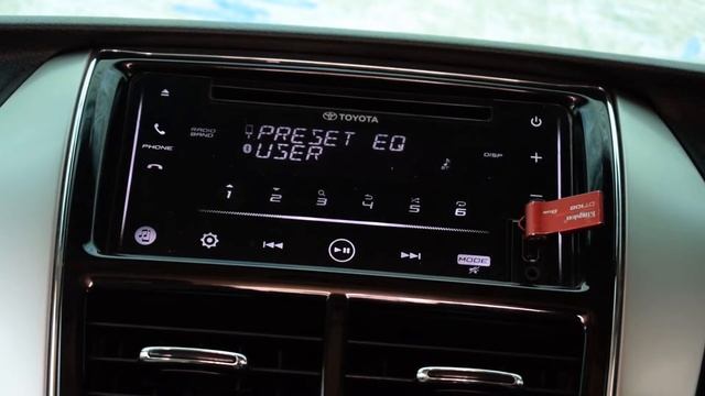 Toyota Yaris ATIV/GLI. Stereo System Guide. смотреть онлайн