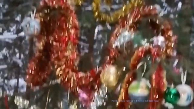 чай и еда в лесу на углях | нарядная ёлка под пение птиц смотреть онлайн