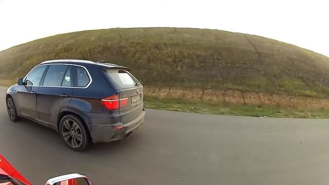 BMW X5M vs AUDI S5 3.0 TFSI смотреть онлайн