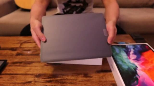 Unboxing IPad Pro 2020 12.9-inch 128GB Wi-Fi Space Grey смотреть онлайн