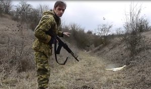 Стрельба не Метясь Одной Рукой с Сайги 5,45 (Автомата Калашникова)