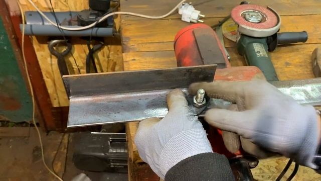 ТАКОГО ТЫ ЕЩЁ НЕ ВИДЕЛ!!! Отличная самоделка из 50 уголка!!! смотреть онлайн