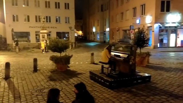Вечерний Аугсбург. Уличная музыка. смотреть онлайн