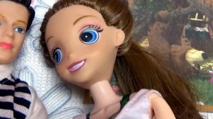 КАТЯ И МАКС ВЕСЕЛАЯ СЕМЕЙКА ПОЙМАЙ ДЕДА МОРОЗА Мультики с куклами Барби #новые серии #barbie