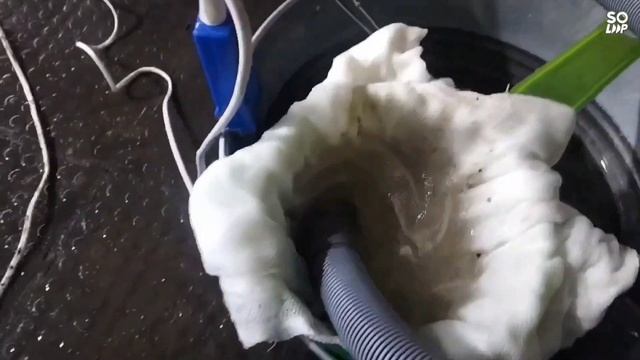 Сделайте так и в салоне будет жара! Промывка радиатора печки на БМВ е34. смотреть онлайн