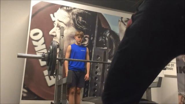 315BENCH 18y/o TEEN (From 100kg to 140kg one year) - Axel Carlsson смотреть онлайн