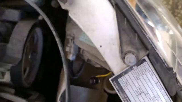 How To Replace the Headlight Bulbs (Peugeot 206) смотреть онлайн