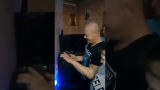 Танцы. Молодеж против стариков смотреть онлайн