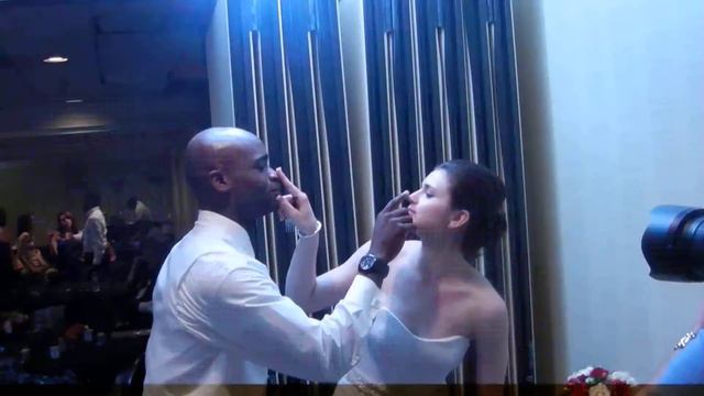 Jen and Kenyan Cutting their Wedding Cake смотреть онлайн