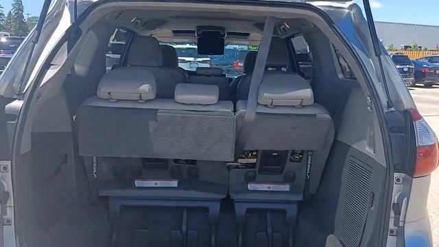 2015 Toyota Sienna Barrington, North Barrington, South Barrington, Palatine, Barrington Hills, IL P смотреть онлайн