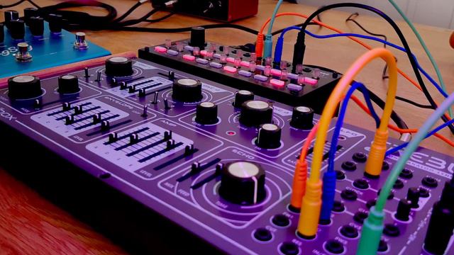 Dreaming Ambient Live Jam (Dreadbox Erebus v3, Korg SQ-1, Strymon BigSky) смотреть онлайн