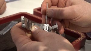 Как укоротить браслет на часах Cartier?