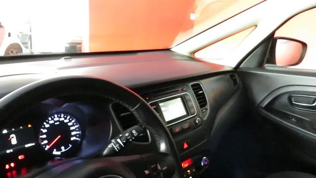 Kia Carens 1.7 CRDi ISG TX 7Lug смотреть онлайн