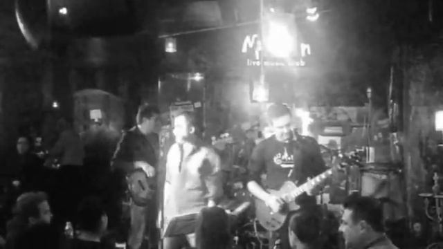 ROUNDABOUT - Sometimes I Feel Like Screaming (Deep Purple)