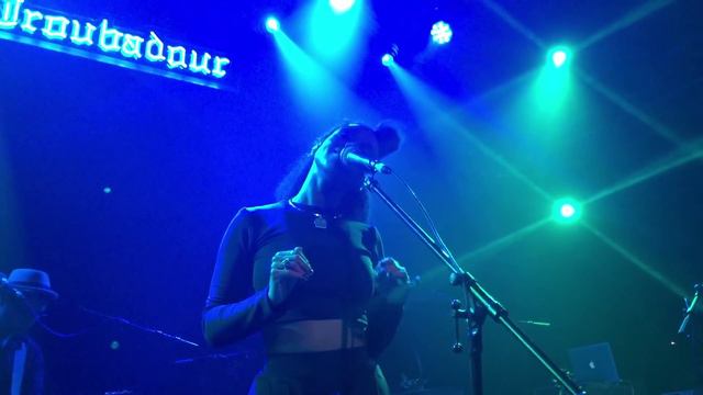 Lianne La Havas | Never Get Enough (The Troubadour 7 July 2015) смотреть онлайн