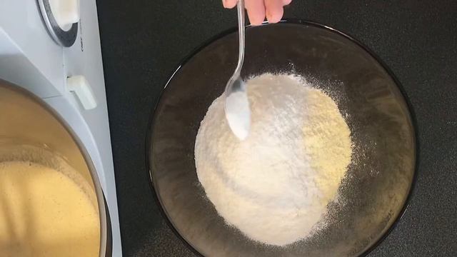 Пышные оладьи и омлет: простые рецепты