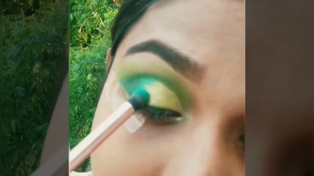 Golden green eye makeup tutorial/easy half cut crease eye makeup?? смотреть онлайн