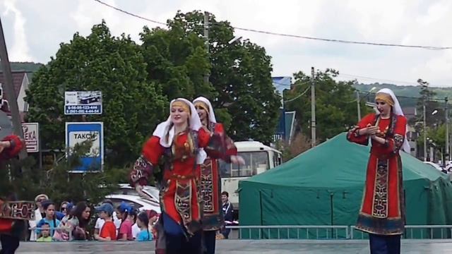 Горячиий Ключ праздник 1 мая 2 эпизод смотреть онлайн