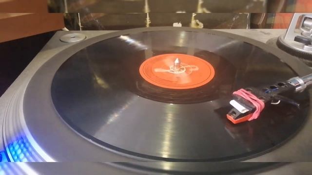 Оркестр Лёгкой музыки Электрокорд, Дирижёр Теодор Косма - "Наша дорогая мечта" фокстрот смотреть онлайн
