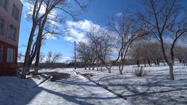 Караганда | Юго-Восток - 30 мкр, школа № 81 - променад по территории смотреть онлайн