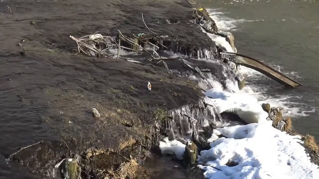 Плотина городского пруда Каменска-Уральского смотреть онлайн