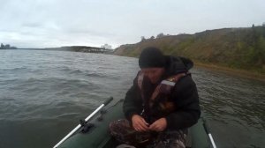 Ловля с лодки в отвес на реке Белая.