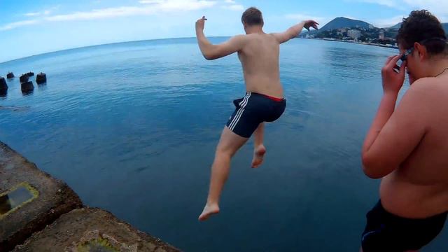 VLOG: ПОЕЗДКА В АЛУШТУ НА МОРЕ! смотреть онлайн