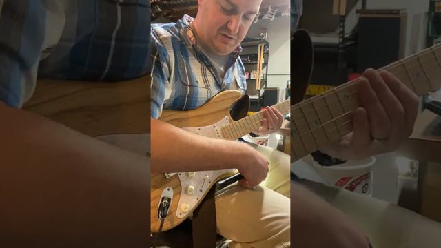 60 cycle hum RFI and Shielding is useless Noisy electric guitars SCIENCE EXPERIMENT
