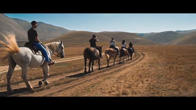 Castelluccio di Norcia - Wildlife Experience смотреть онлайн