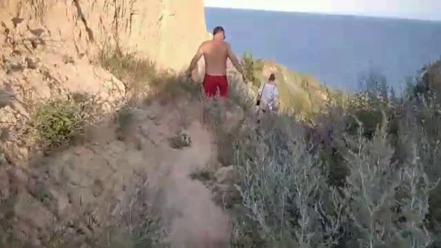 Почему нужно ехать в Южный/Коблево/шторм/горы/море смотреть онлайн