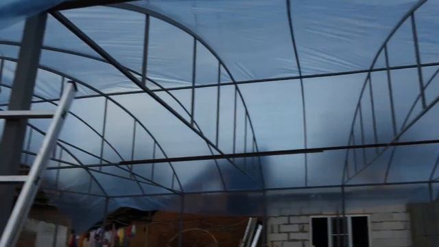 НАТЯЖКА ПЛЕНКИ НА ТЕПЛИЦУ.Сосед. Лето красное пропели смотреть онлайн