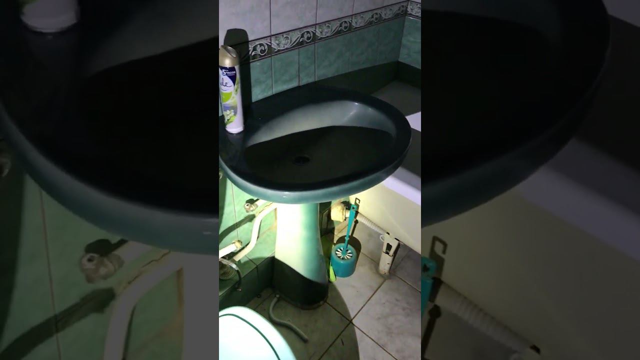 Abandoned apartment building in Moscow #shorts смотреть онлайн