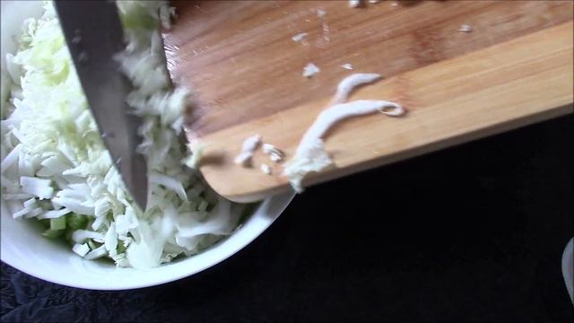 Необыкновенно вкусный Салат из овощей с яблоками и курицей. смотреть онлайн