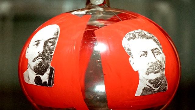 НОВОГОДНИЕ УКРАШЕНИЯ В СССР смотреть онлайн