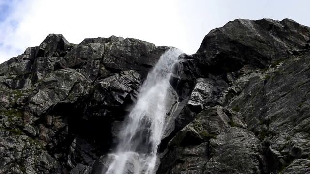 К Мидаграбинским водопадам. 24.07.16 смотреть онлайн