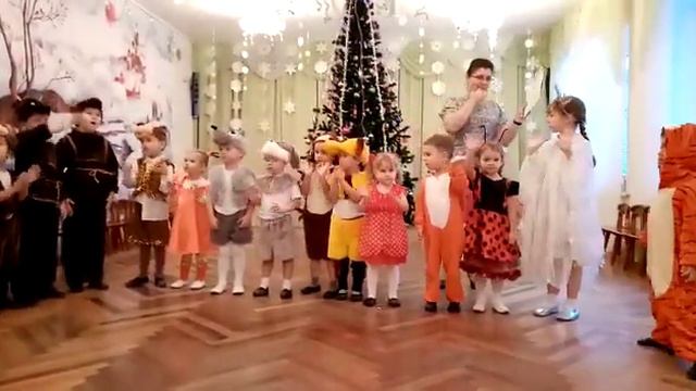 Новый год встречаем 2023 год садик .Тимурчик смотреть онлайн