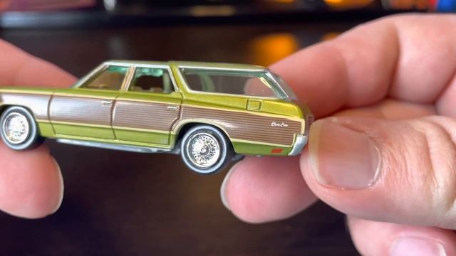 Johnny Lightning Road Trip Usa 1973 Chevy Caprice Wagon 1/64