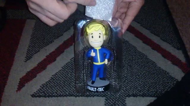 Nostalgamer Unboxes Fallout 4 Vault Boy Bobblehead Charisma смотреть онлайн