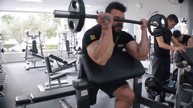 3 EXERCÍCIOS PARA CRESCER O PICO DO BÍCEPS смотреть онлайн